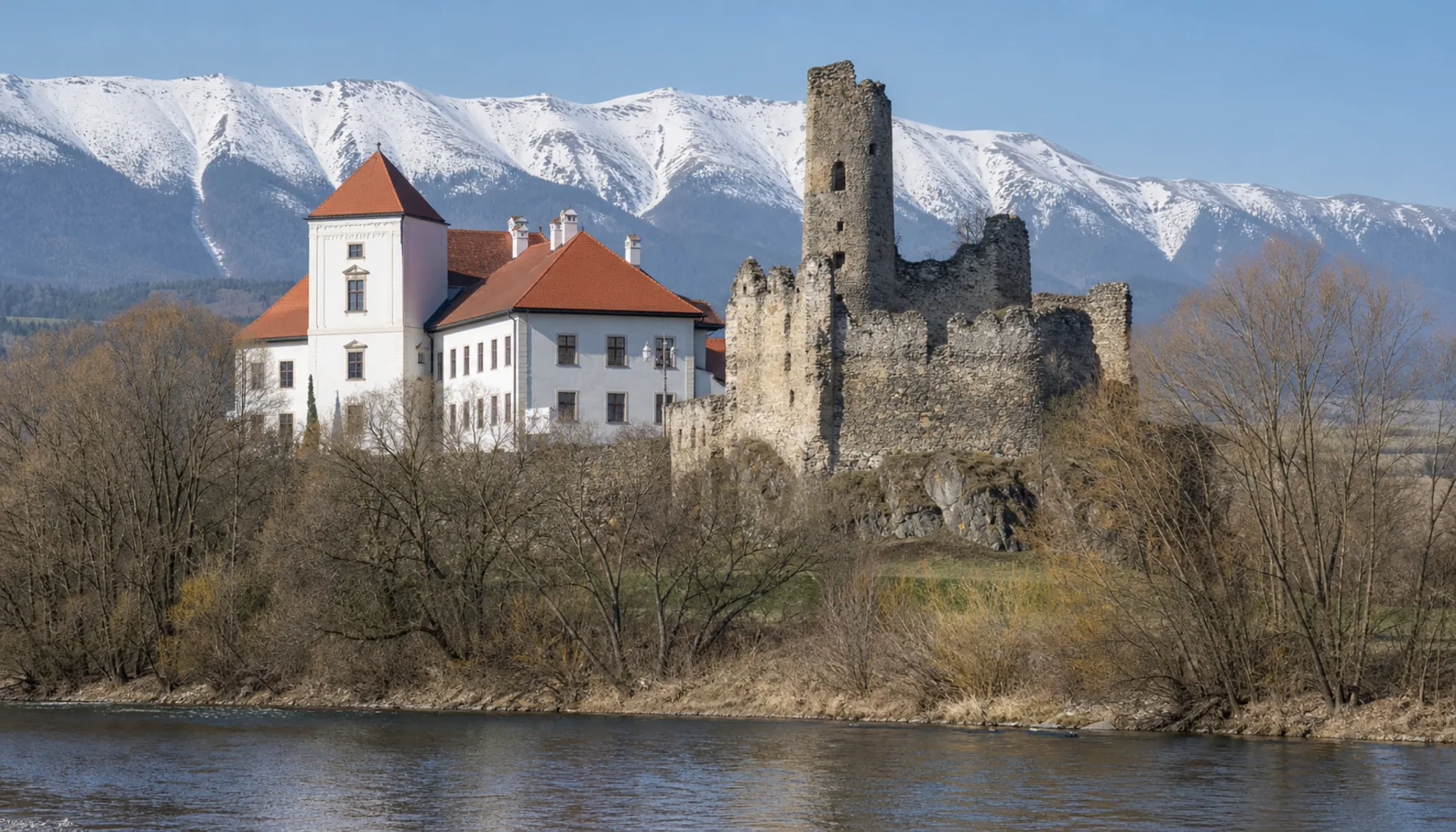 The castle ruin and manor house at Liptovský Hrádok above the Váh