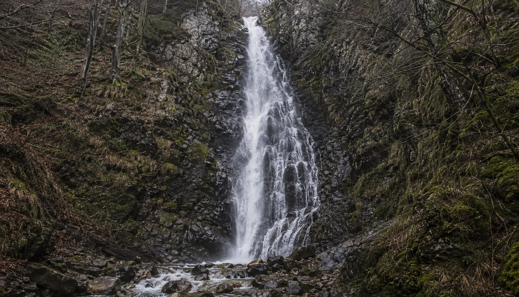 Waterfalls, Ladders and Chains