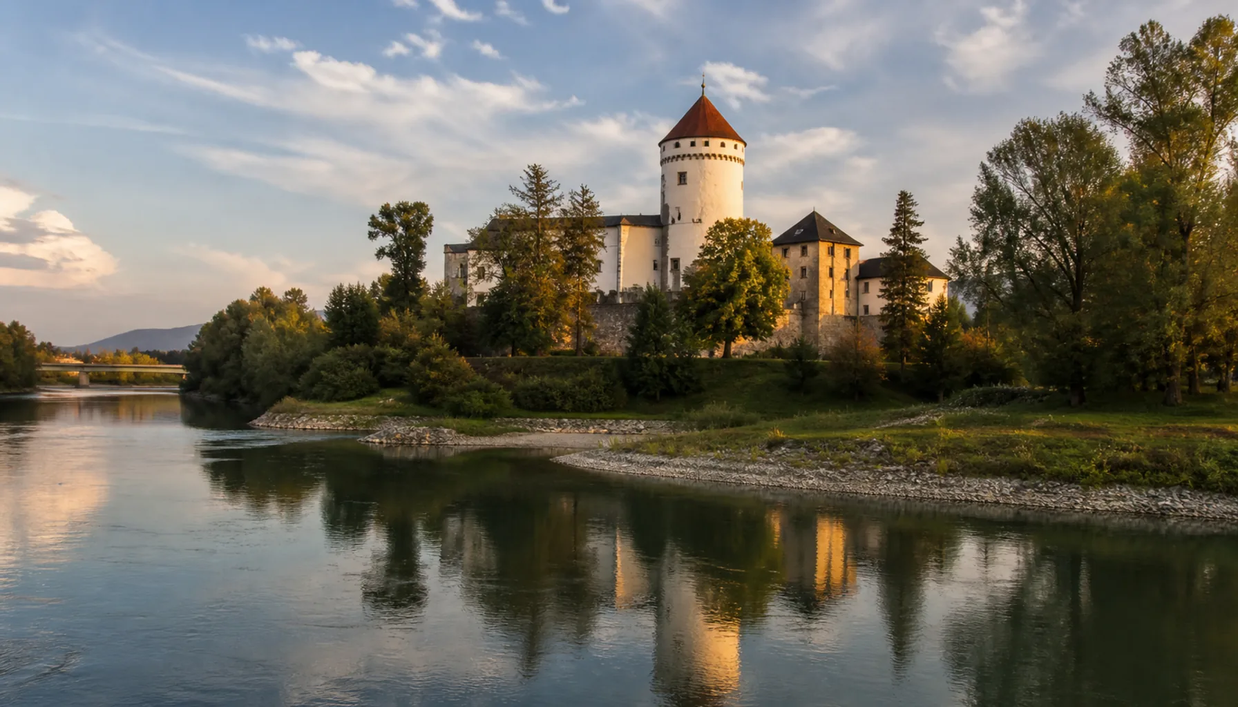 Budatín Castle above the meeting of the Váh and the Kysuca
